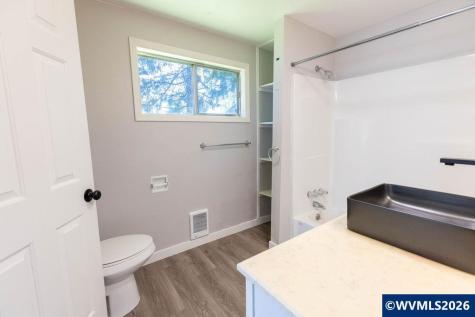 2306 Jefferson Street Sweet Home OR 97286