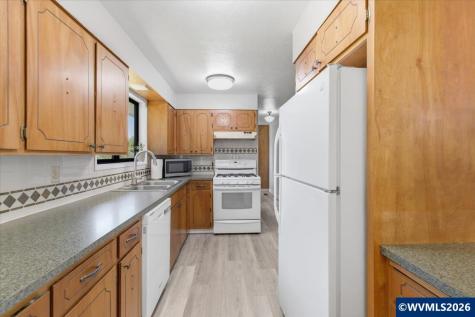 2832 NW Oak Grove Drive Albany OR 97321
