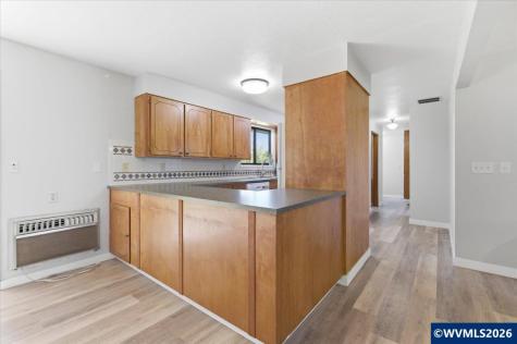 2832 NW Oak Grove Drive Albany OR 97321