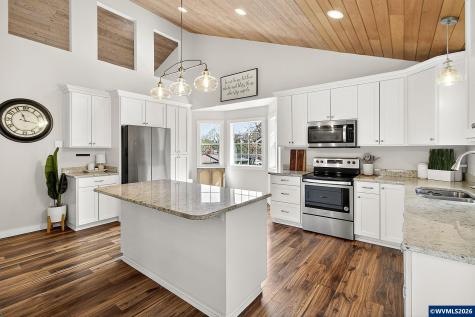 810 Valleywood Drive SE Salem OR 97306