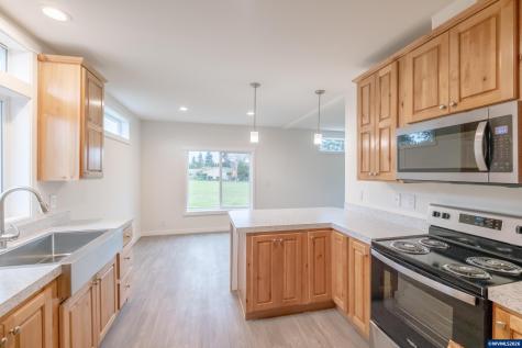 3223 Comber Court NE Salem OR 97305