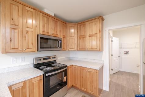 3223 Comber Court NE Salem OR 97305