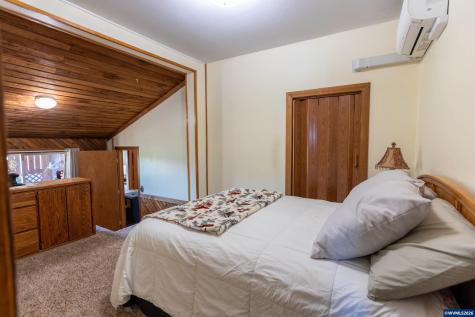 5686 Waconda Road NE Salem OR 97305