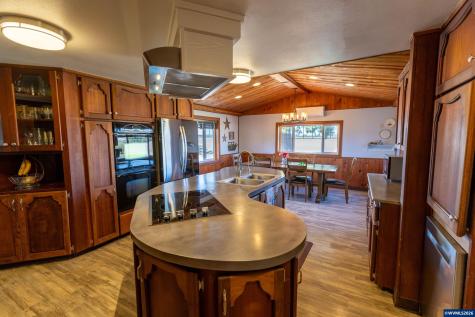 5686 Waconda Road NE Salem OR 97305