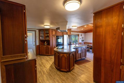 5686 Waconda Road NE Salem OR 97305