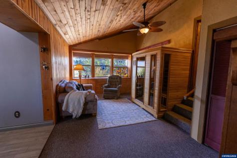 5686 Waconda Road NE Salem OR 97305