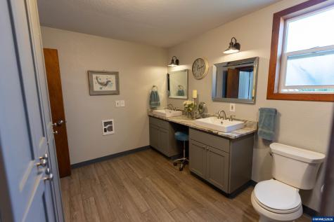 5686 Waconda Road NE Salem OR 97305