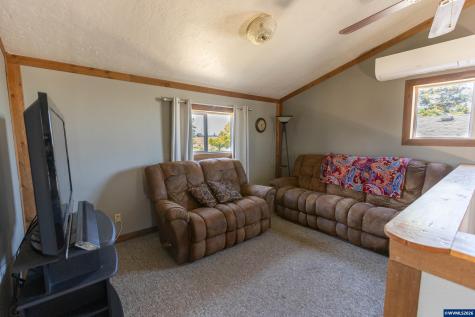5686 Waconda Road NE Salem OR 97305