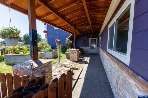 5686 Waconda Road NE Salem OR 97305