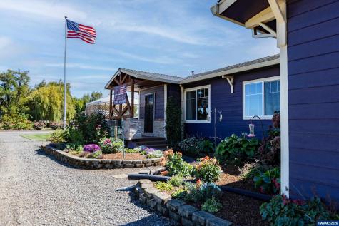5686 Waconda Road NE Salem OR 97305