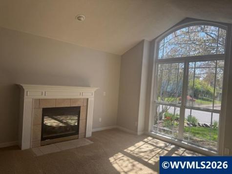 1405 Independence Avenue Woodburn OR 97071