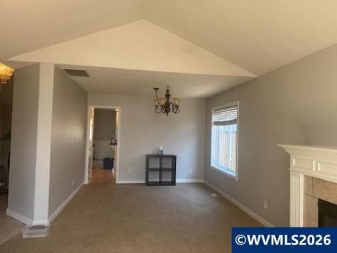 1405 Independence Avenue Woodburn OR 97071