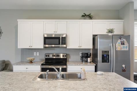 1480 Sunflower Street Woodburn OR 97071