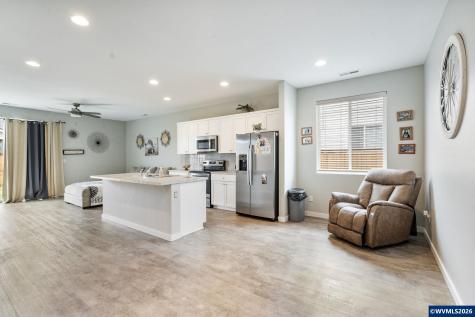 1480 Sunflower Street Woodburn OR 97071