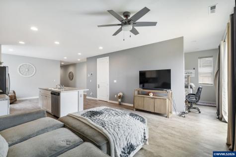 1480 Sunflower Street Woodburn OR 97071