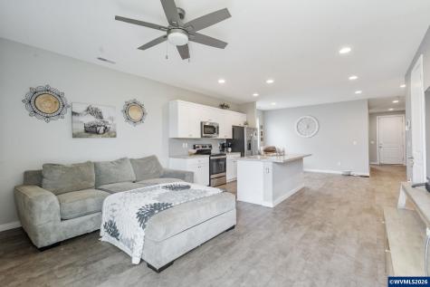 1480 Sunflower Street Woodburn OR 97071