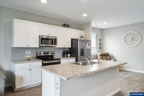 1480 Sunflower Street Woodburn OR 97071