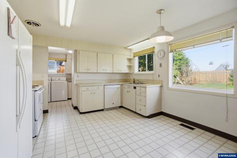 3373 Rawlins Avenue NE Salem OR 97301