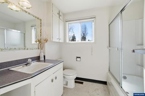 3373 Rawlins Avenue NE Salem OR 97301