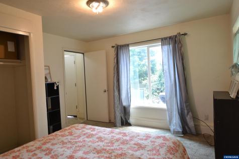 1005 Glenview Way NW Salem OR 97304