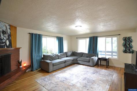 1005 Glenview Way NW Salem OR 97304