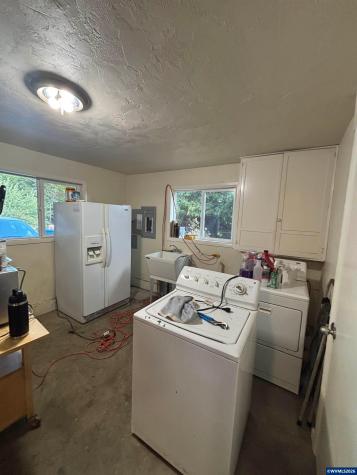 1005 Glenview Way NW Salem OR 97304
