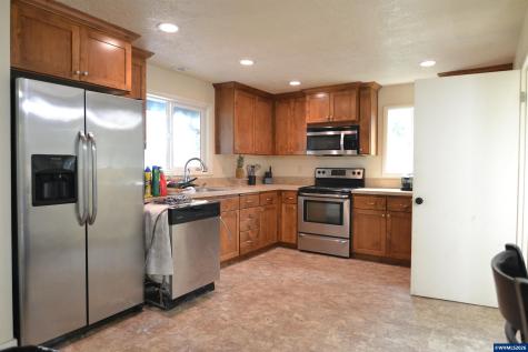 1005 Glenview Way NW Salem OR 97304