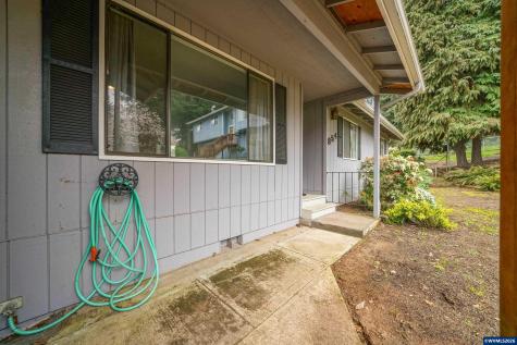 854 George Street NW Salem OR 97304