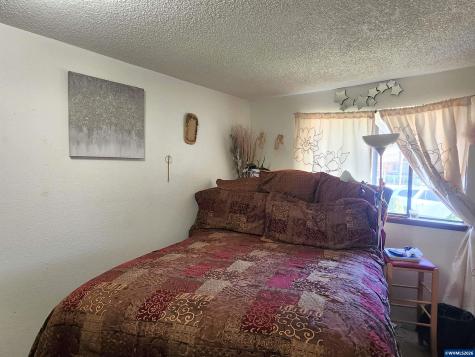 1671 Weigart Court NE Salem OR 97305