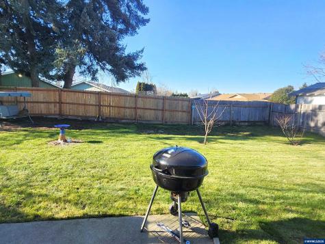 1671 Weigart Court NE Salem OR 97305