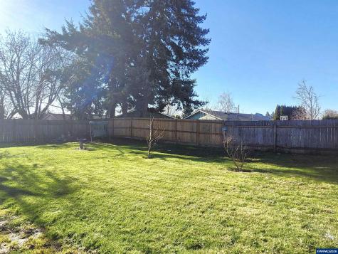 1671 Weigart Court NE Salem OR 97305