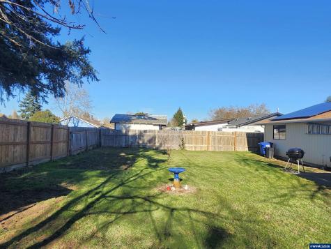 1671 Weigart Court NE Salem OR 97305