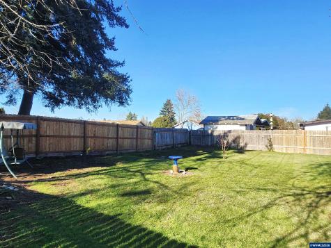 1671 Weigart Court NE Salem OR 97305