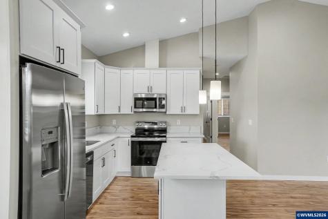 4455 Matthews Lp S Salem OR 97302