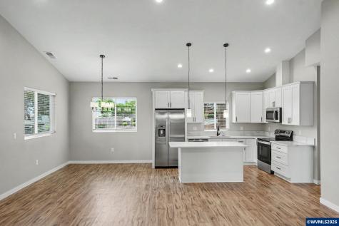 4455 Matthews Lp S Salem OR 97302