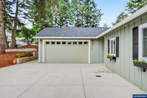 4455 Matthews Lp S Salem OR 97302