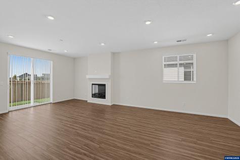 1088 Cadinal Street Woodburn OR 97071