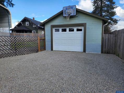 208 S Swiegle Avenue Molalla OR 97038