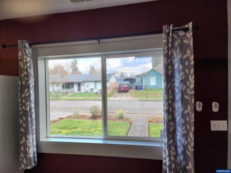 208 S Swiegle Avenue Molalla OR 97038