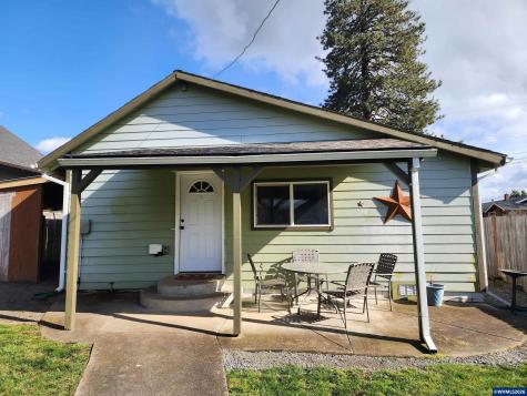 208 S Swiegle Avenue Molalla OR 97038