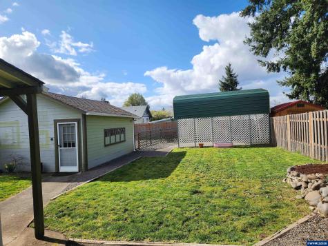 208 S Swiegle Avenue Molalla OR 97038