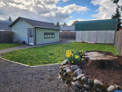208 S Swiegle Avenue Molalla OR 97038