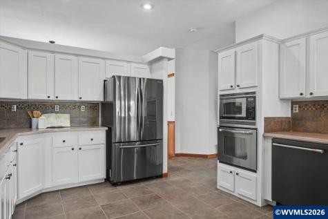 14055 Dallas Coast Highway Dallas OR 97338