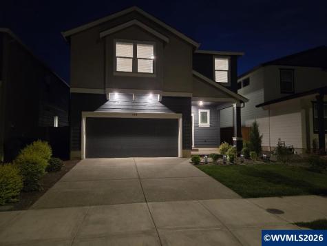 469 Lost Lake Street NE Salem OR 97301