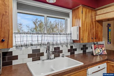 2718 Columbus Street SE Albany OR 97322