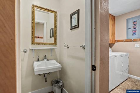 2718 Columbus Street SE Albany OR 97322