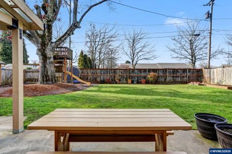 2718 Columbus Street SE Albany OR 97322
