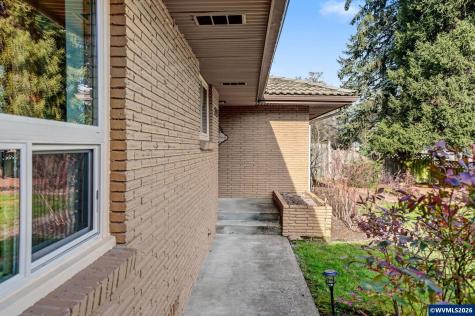 2718 Columbus Street SE Albany OR 97322