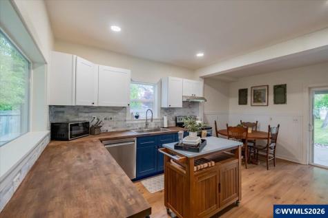 221 N 3rd Street Jefferson OR 97352