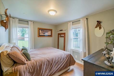 221 N 3rd Street Jefferson OR 97352